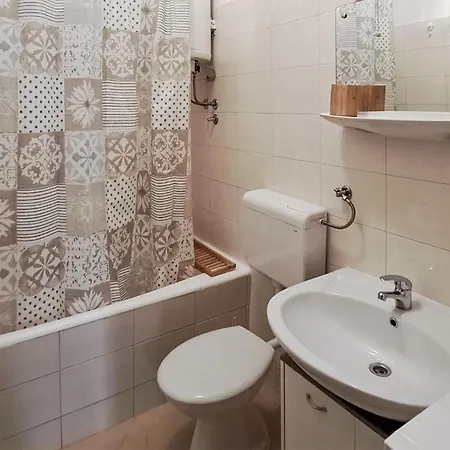 Stunning In With House Sea View شقة دْغاماي