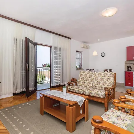 Amazing In With Kitchen Apartment