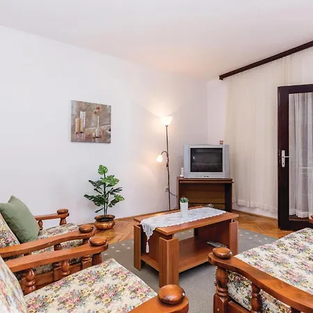 Amazing In With Kitchen Apartment Dramalj