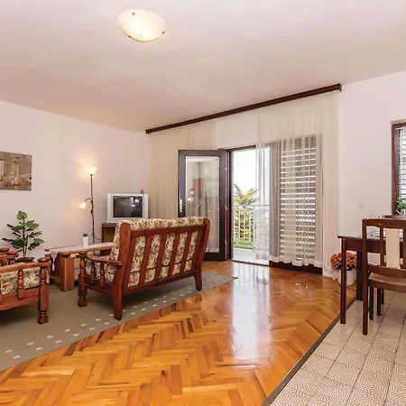 Amazing In With Kitchen Apartment
